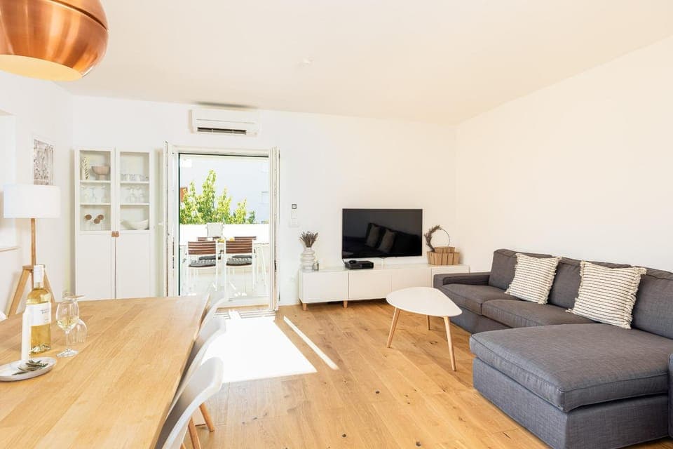 TV and multimedia, Living room, air conditioner