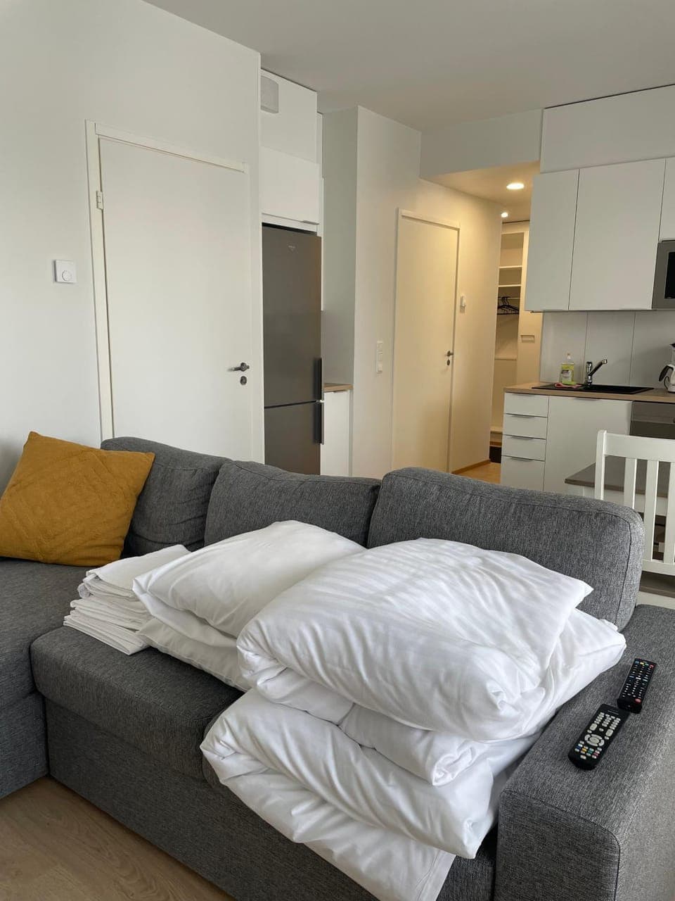 Kitchen or kitchenette, Living room, Photo of the whole room, Seating area, Dining area