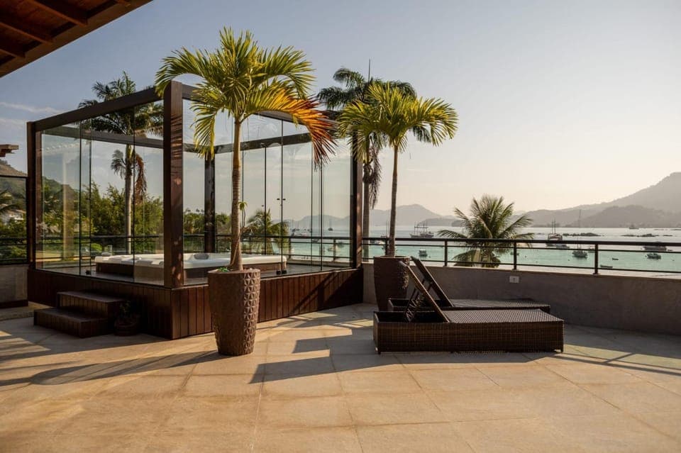 View (from property/room), Balcony/Terrace, sunbed