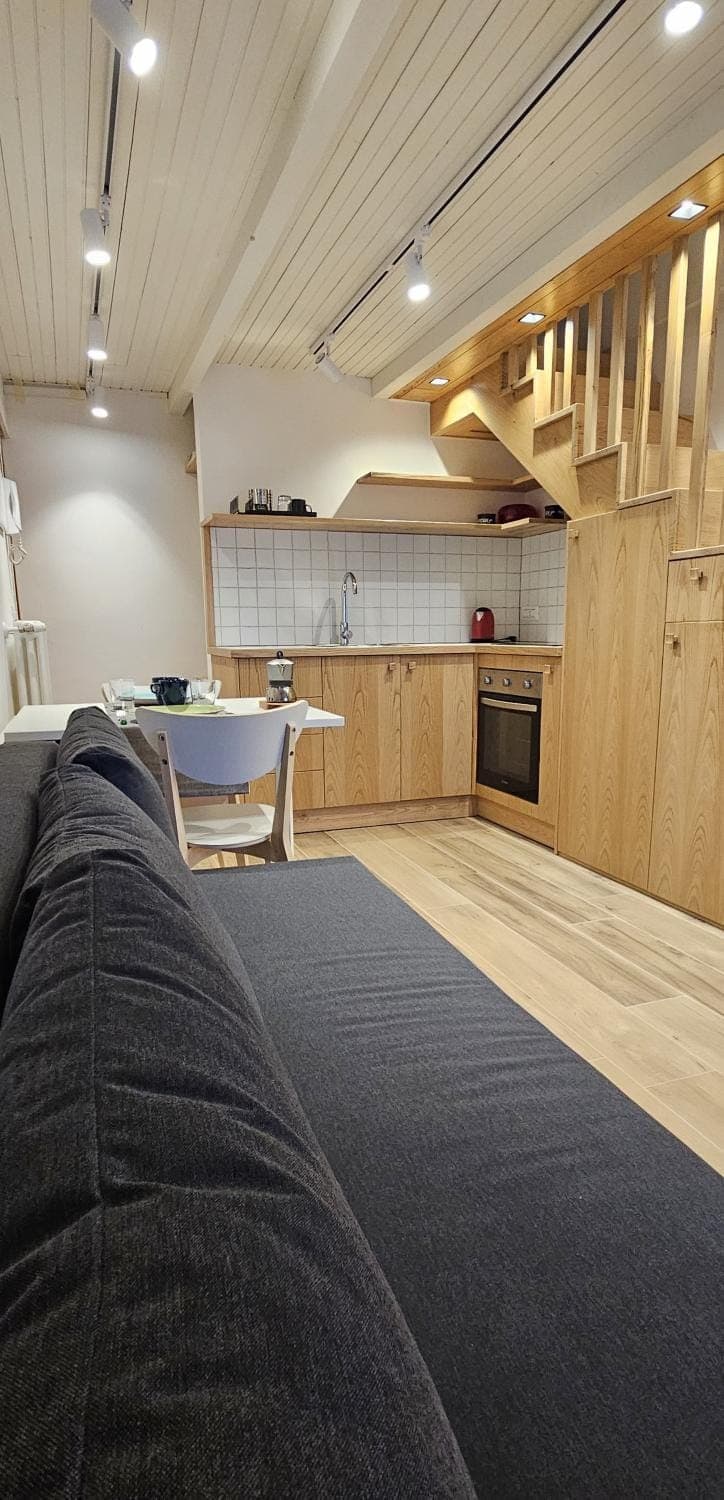 Kitchen or kitchenette, Seating area, Dining area