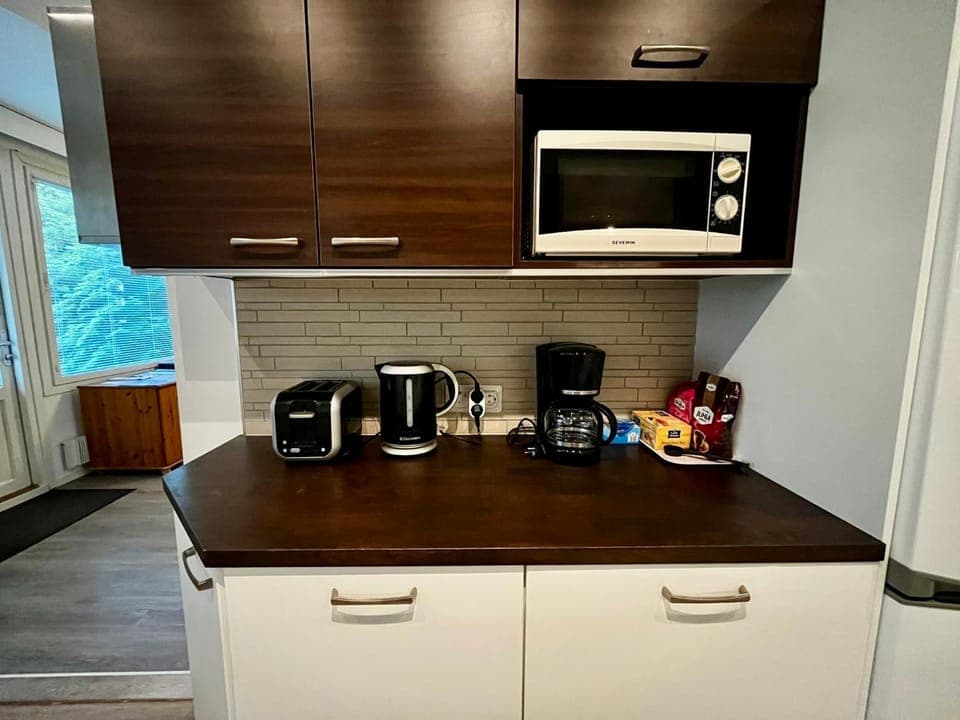 Coffee/tea facilities, microwave, toaster