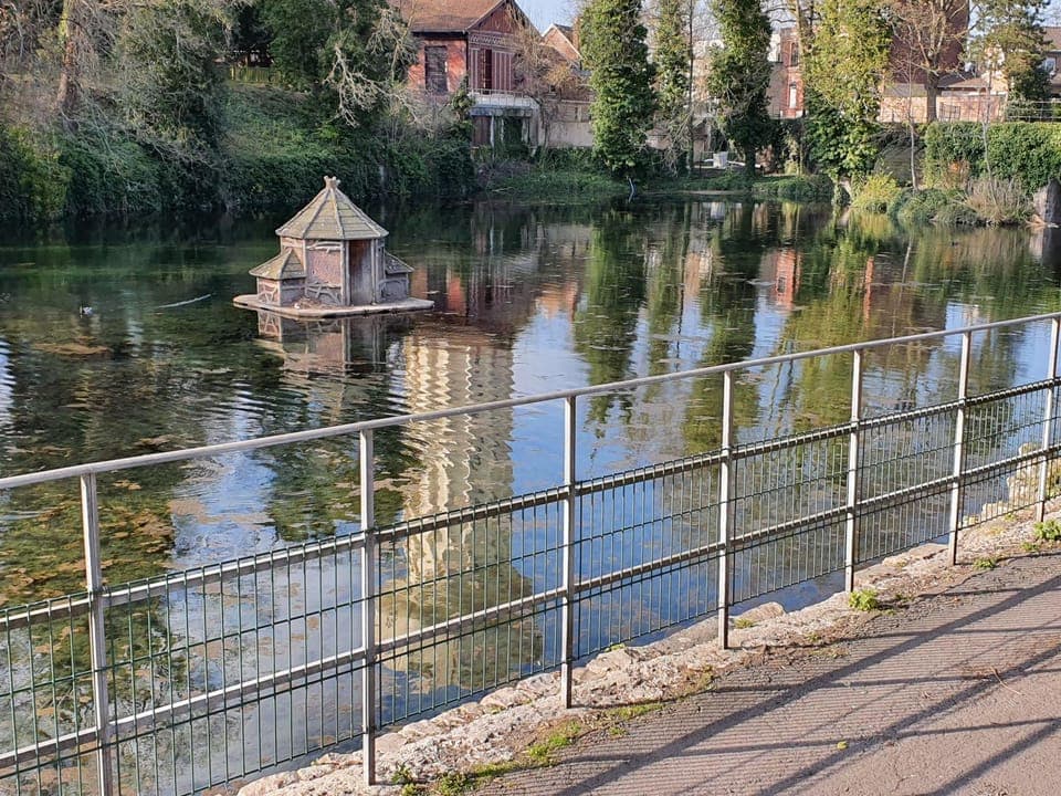 Nearby landmark, Natural landscape, Lake view