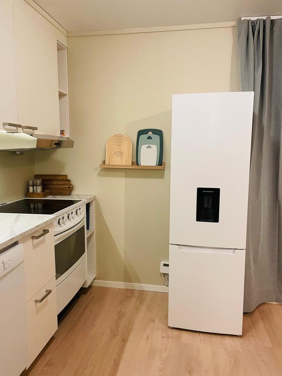 Kitchen or kitchenette, oven, stove