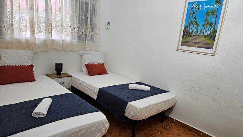 Bed, Photo of the whole room, Bedroom, air conditioner