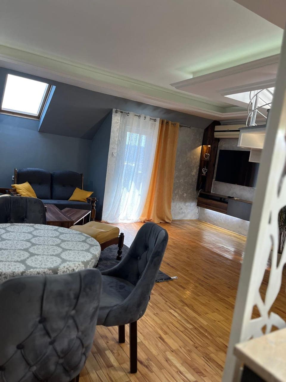 Communal lounge/ TV room, TV and multimedia, Living room, Seating area