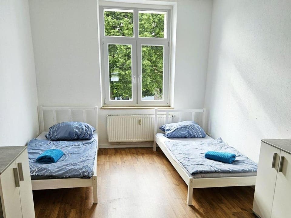 Bed, Photo of the whole room, Bedroom, towels