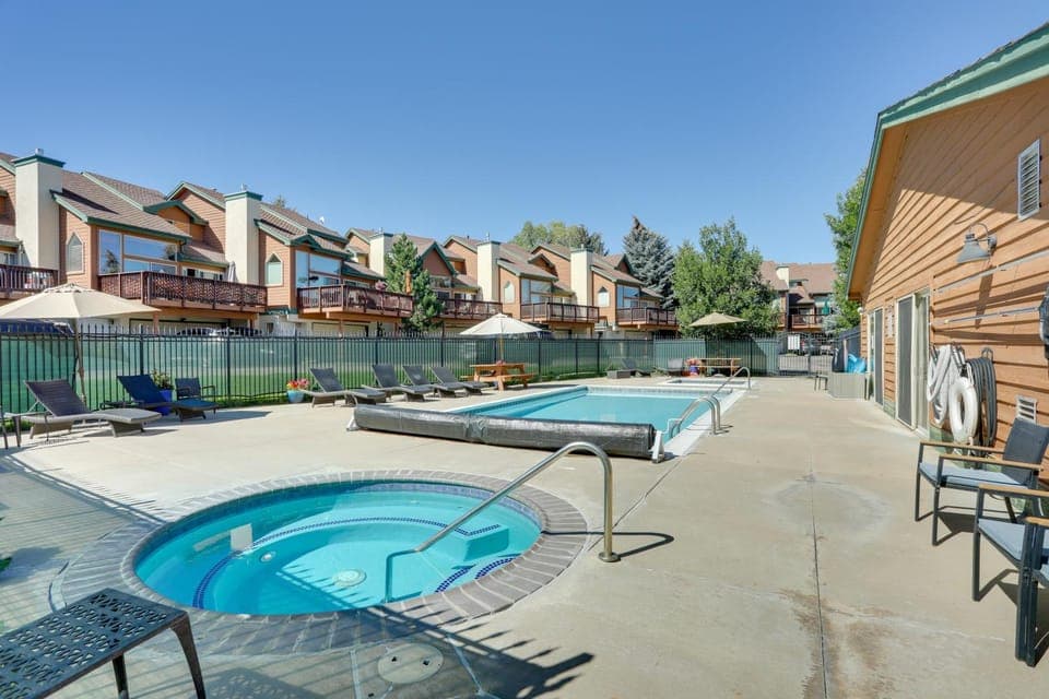 Edwards Townhome ~ 4 Mi to Beaver Creek Resort! House in Edwards