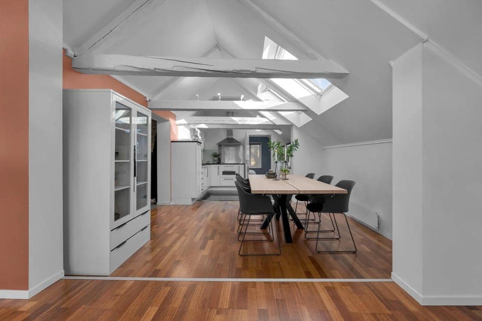 Kitchen or kitchenette, Dining area, minibar, oven, kitchen