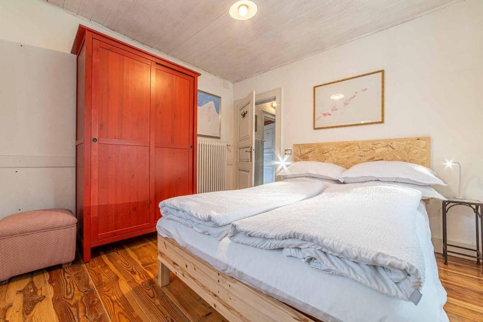 Bed, Photo of the whole room, Bedroom, wardrobe