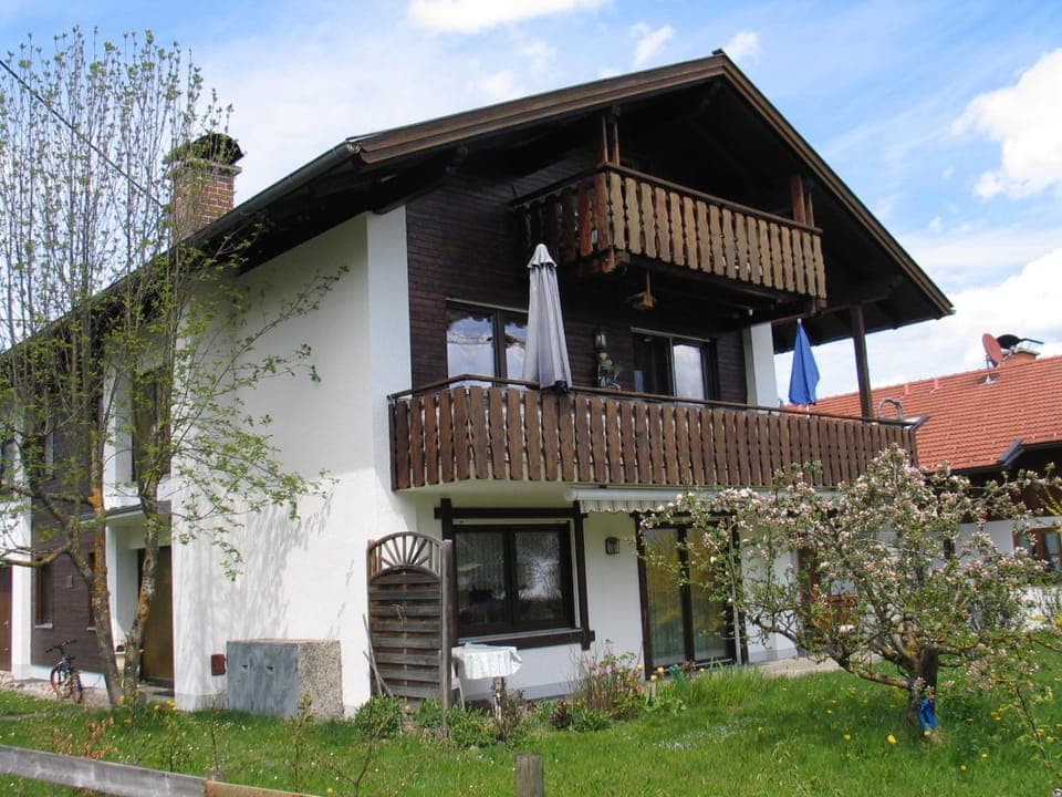 Property building, Facade/entrance, Garden