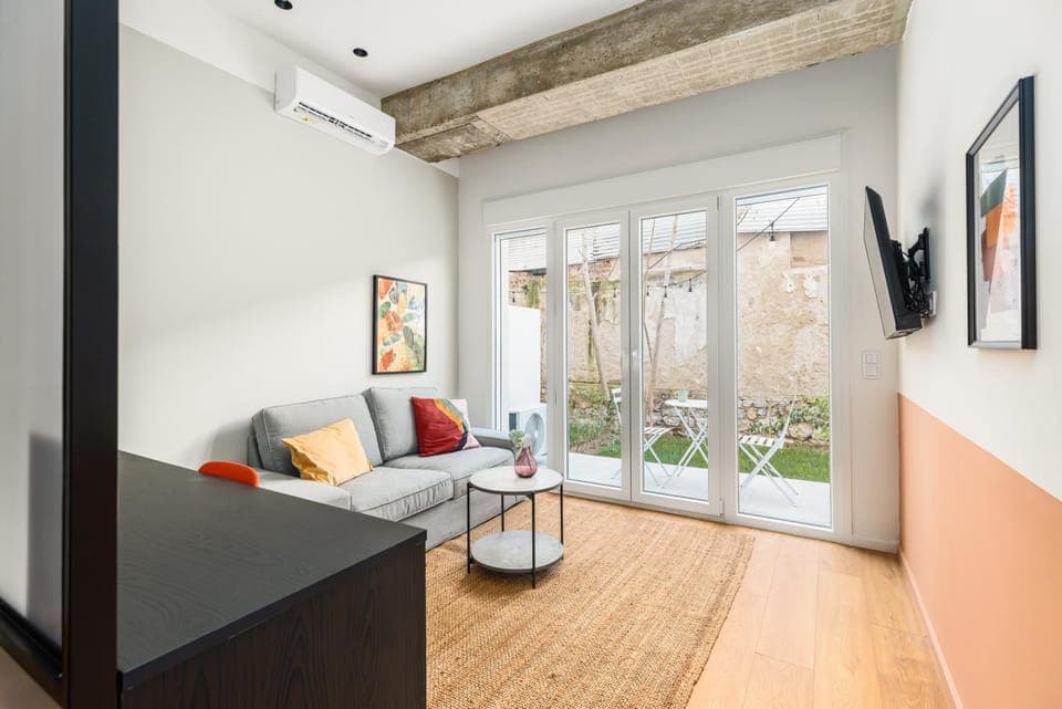 Living room, Photo of the whole room, Seating area