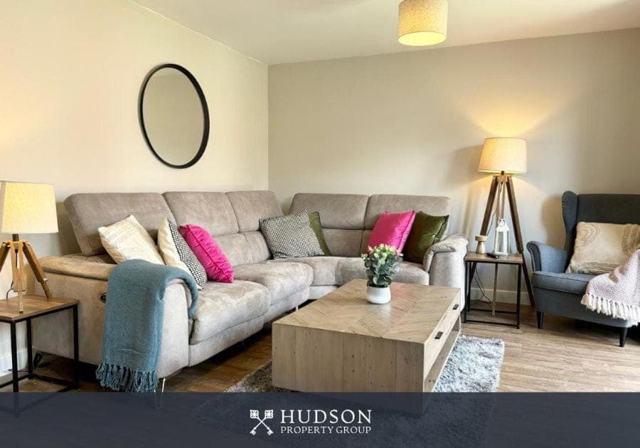 Living room, Photo of the whole room, Seating area