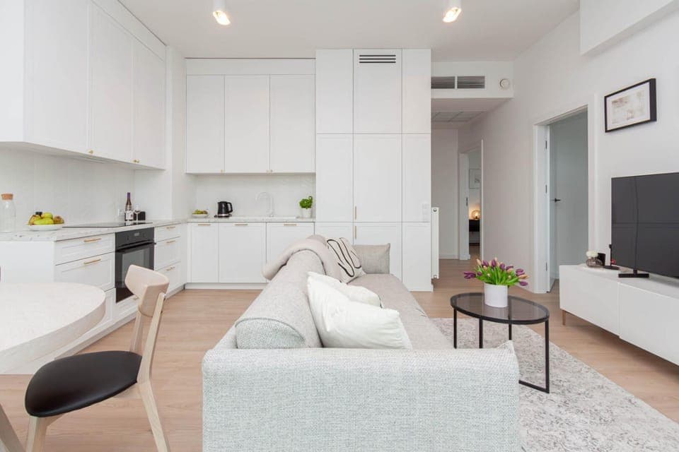 Kitchen or kitchenette, Living room, Seating area, Dining area