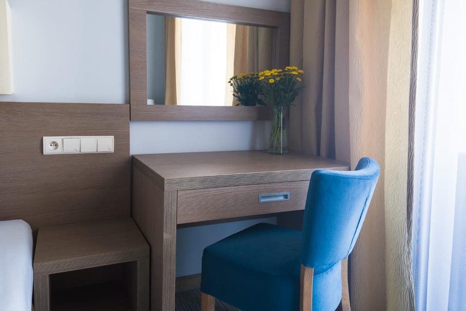 Seating area, Bedroom