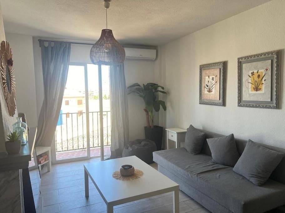 View (from property/room), View (from property/room), Living room, Photo of the whole room, Seating area, City view, City view, Landmark view, Landmark view, Mountain view, Mountain view, Street view, Street view, Quiet street view, pet friendly, pet friendly, air conditioner