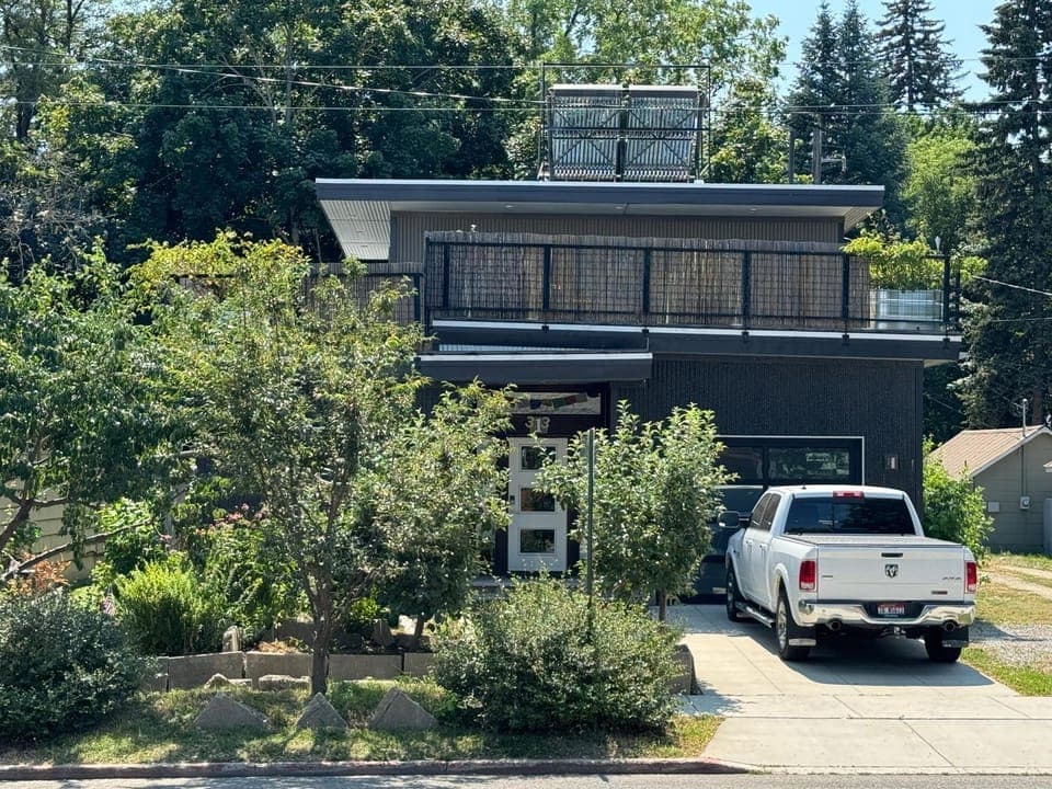 Property building, Street view