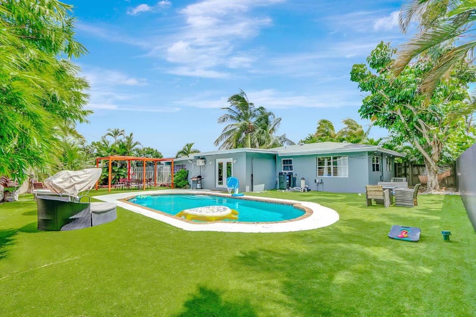 Pool view, Swimming pool