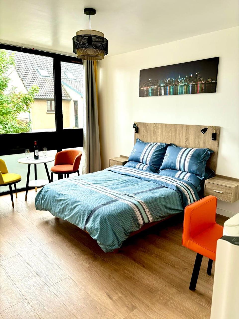 Bed, Photo of the whole room, Bedroom