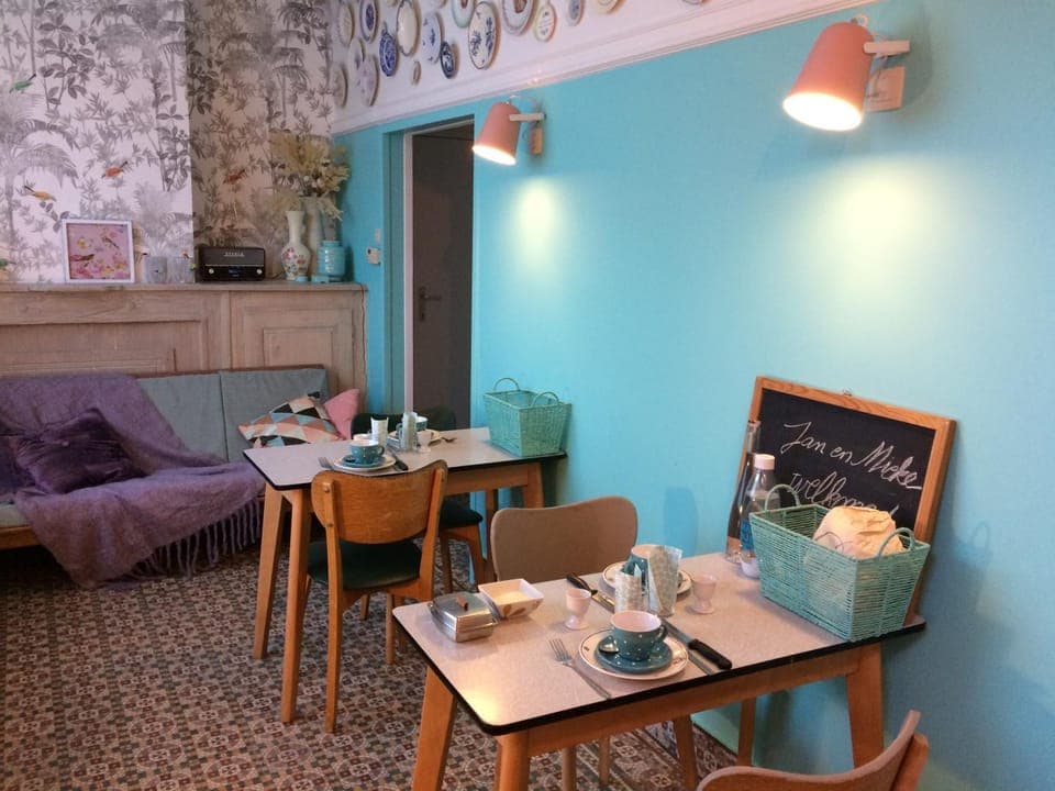 Coffee/tea facilities, Seating area