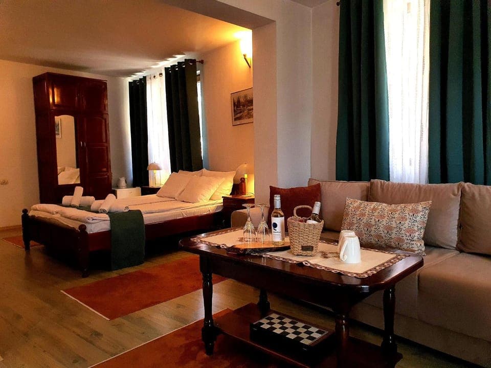 Bed, Living room, Photo of the whole room, Seating area