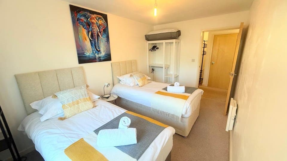 Bed, Decorative detail, Bedroom, wardrobe