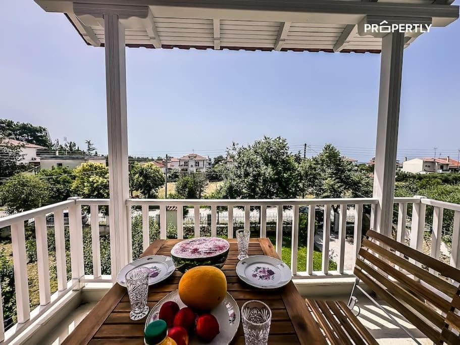 View (from property/room), Balcony/Terrace, Dining area