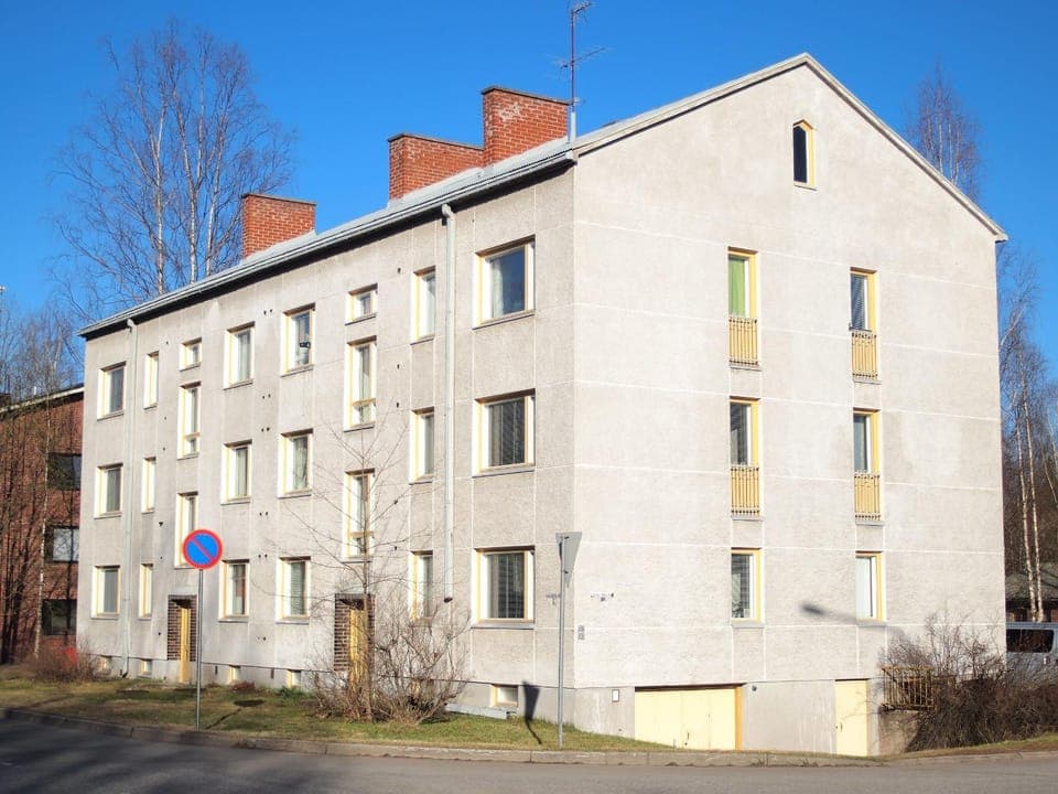 Property building, Day