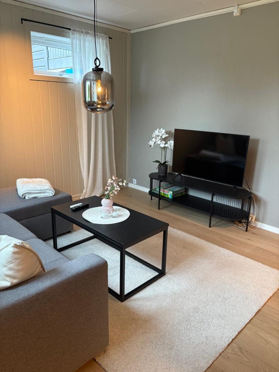 Nyoppusset sokkelleilighet med bra bussforbindelser Apartment in Tromso