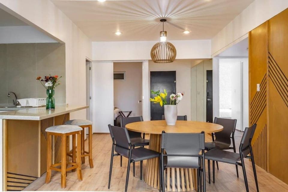 Dining area, Area and facilities