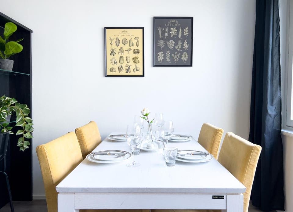 Seating area, Dining area