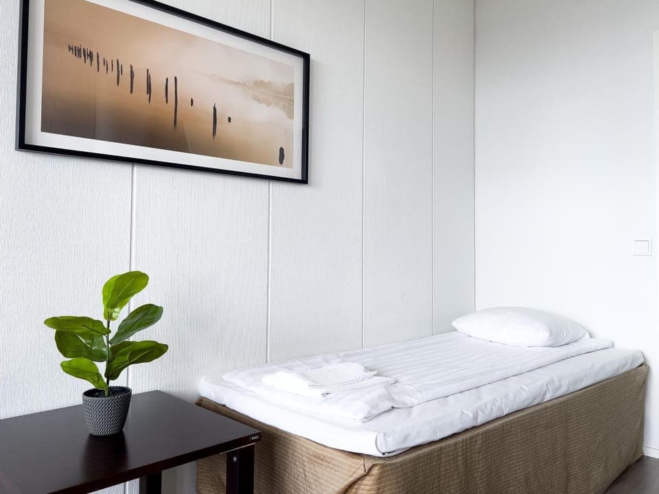 Bed, Bedroom, towels