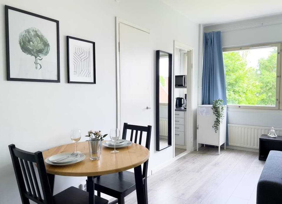 Living room, Seating area, Dining area