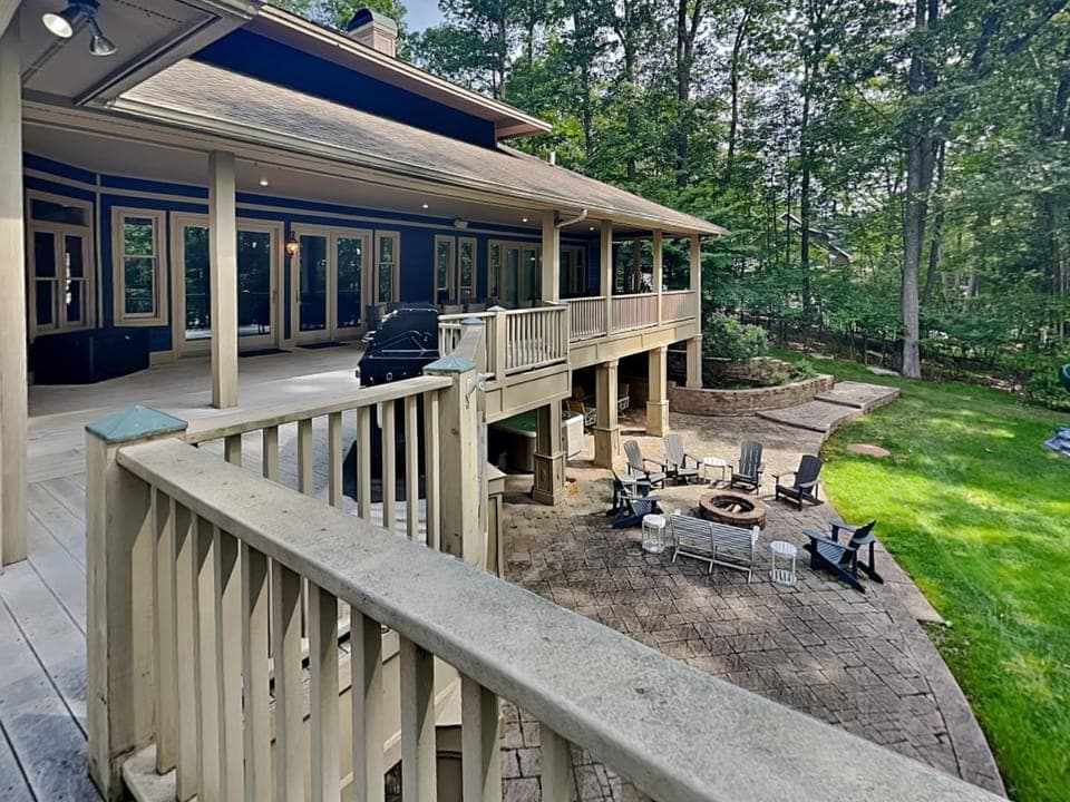 Apres Lake and Ski House in Deep Creek Lake