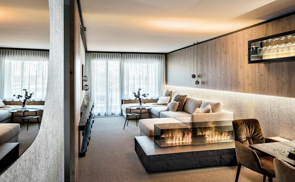 TV and multimedia, Seating area