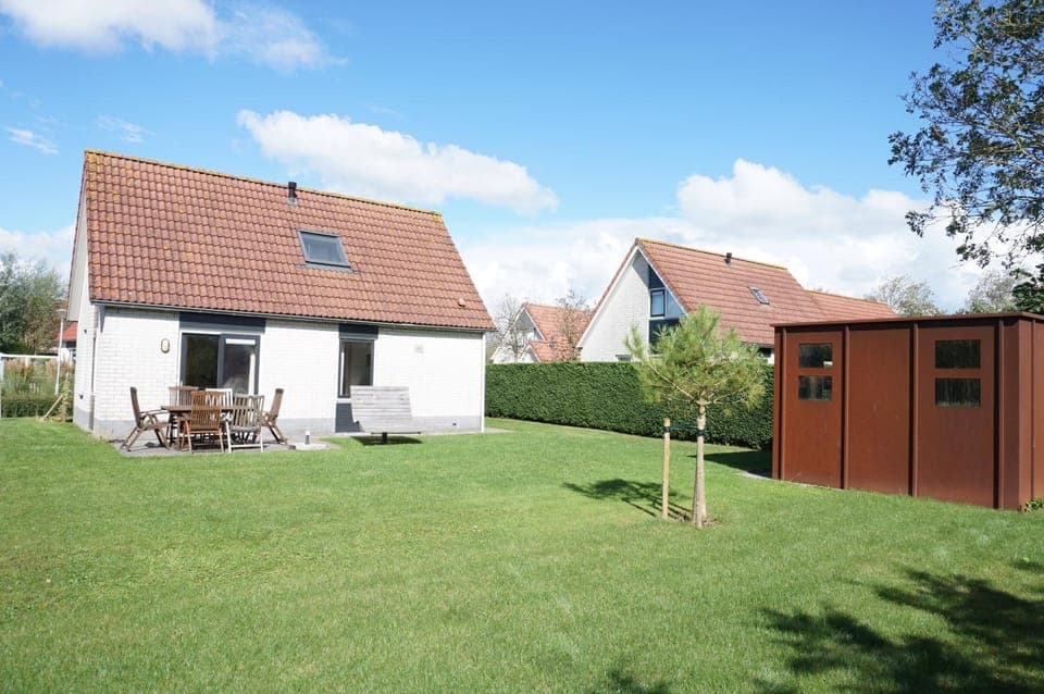 Property building, Day, Garden