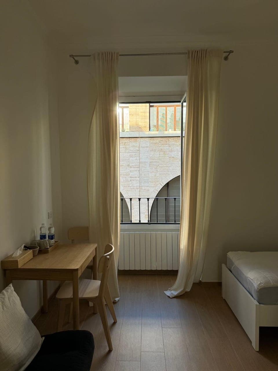 Bed, Living room, Photo of the whole room, Seating area, Bedroom