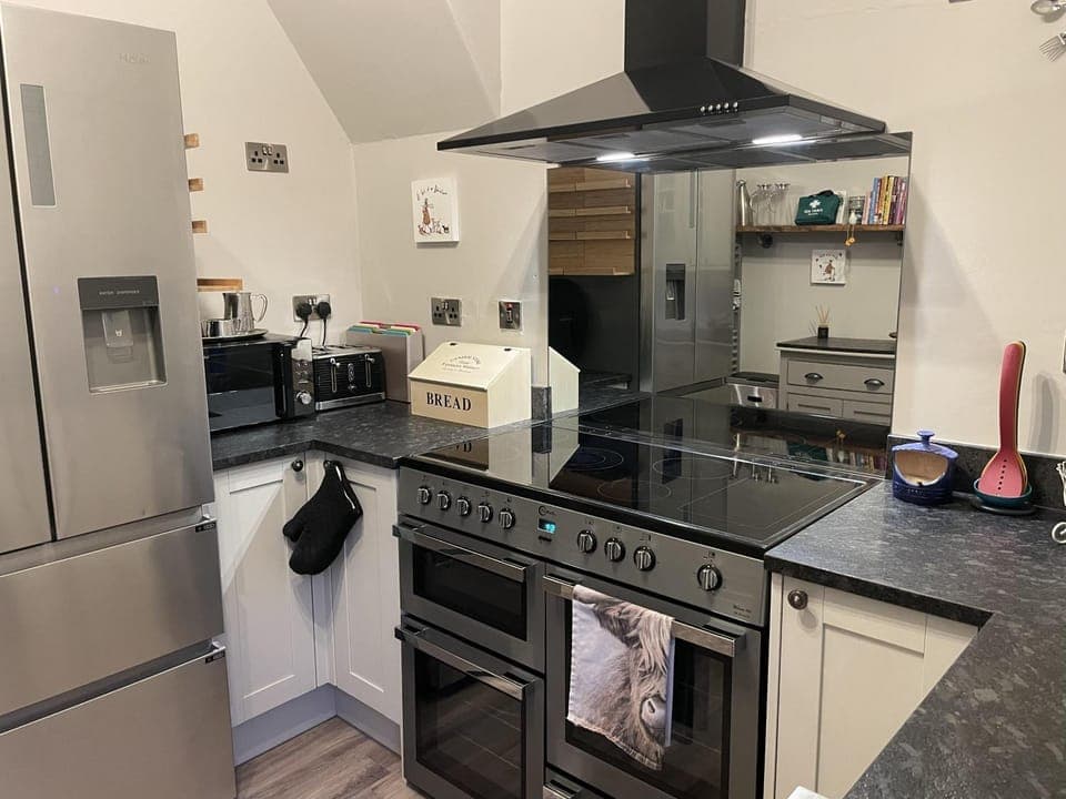 Kitchen or kitchenette, oven, stove