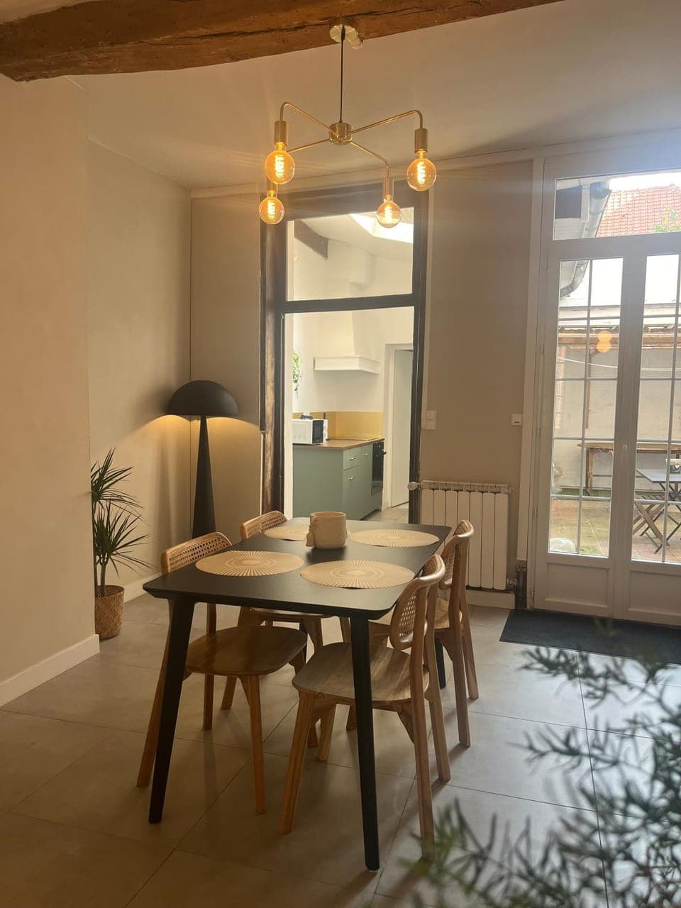 Seating area, Dining area