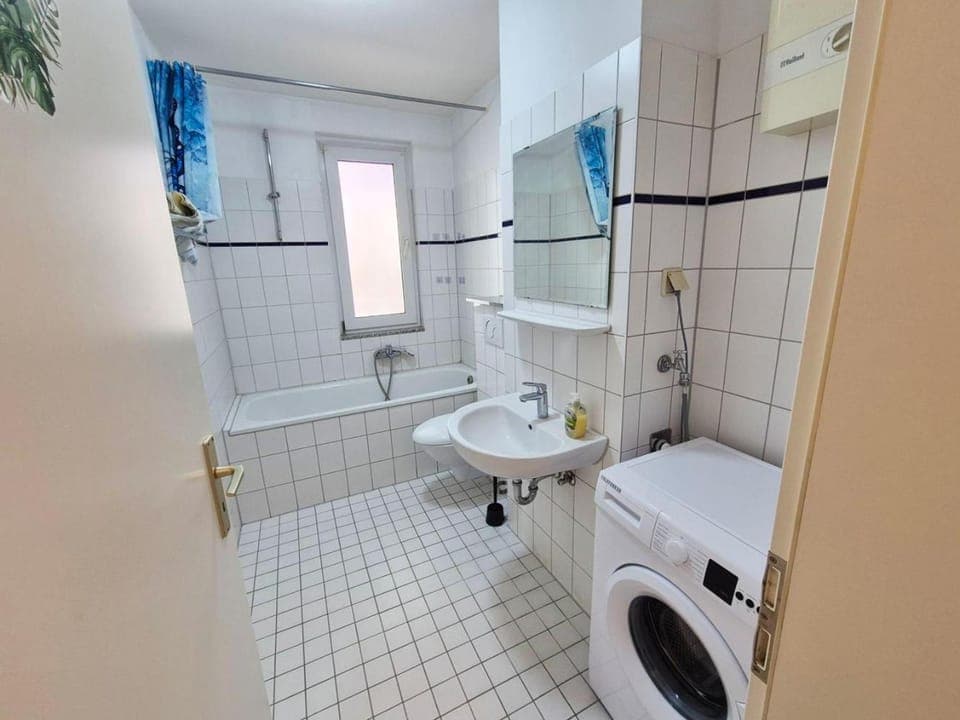 Bathroom, Bath, washing machine