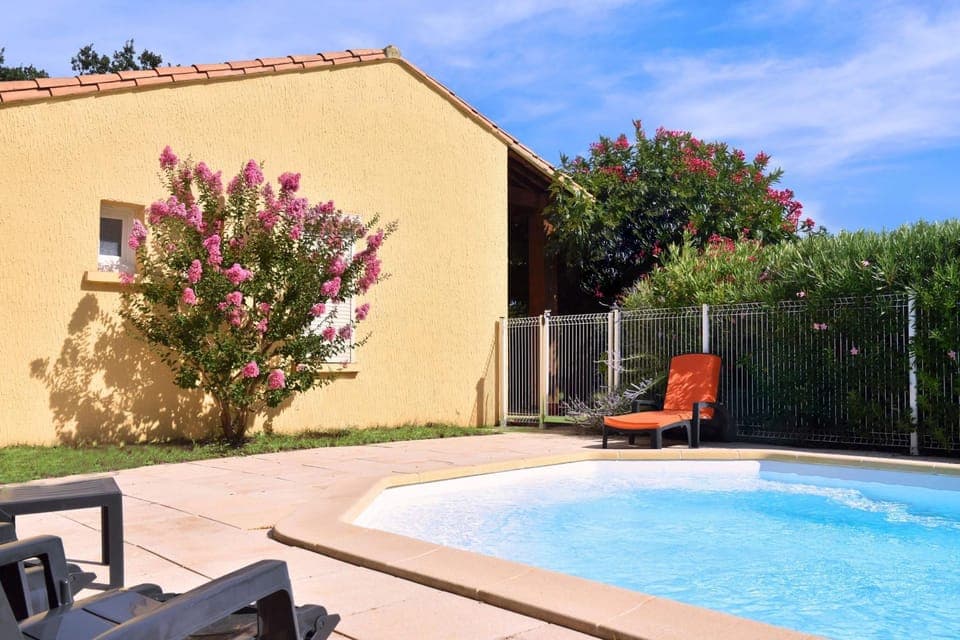 Day, Garden, Swimming pool, Swimming pool