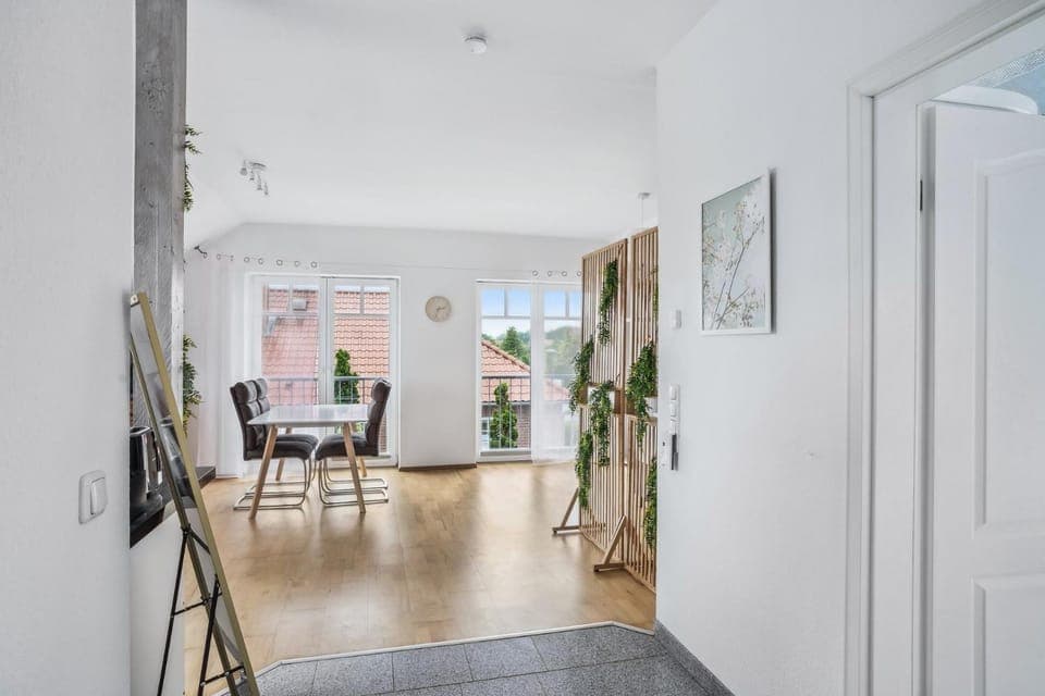 Kitchen or kitchenette, Living room, Seating area, Dining area