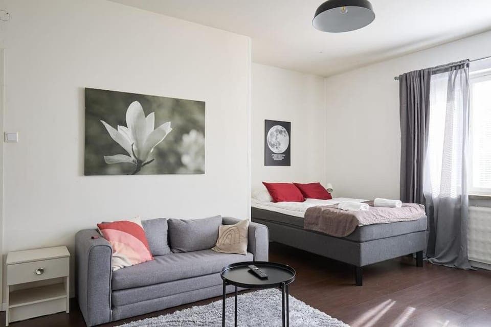 Bed, Living room