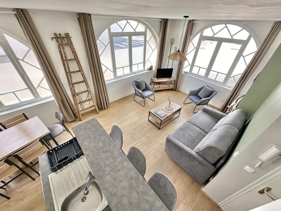 TV and multimedia, Living room, Dining area