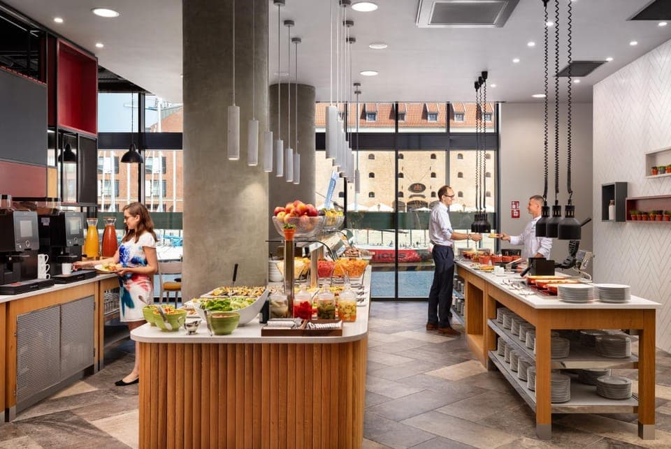 Restaurant/places to eat, Breakfast, Buffet breakfast