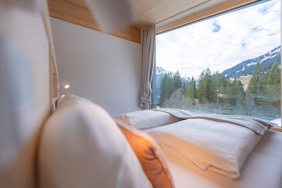 Bed, Bedroom, Mountain view