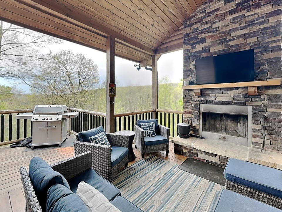Sunset Bluff House in Garrett County