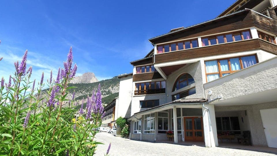 Facade/entrance, Spring, Summer