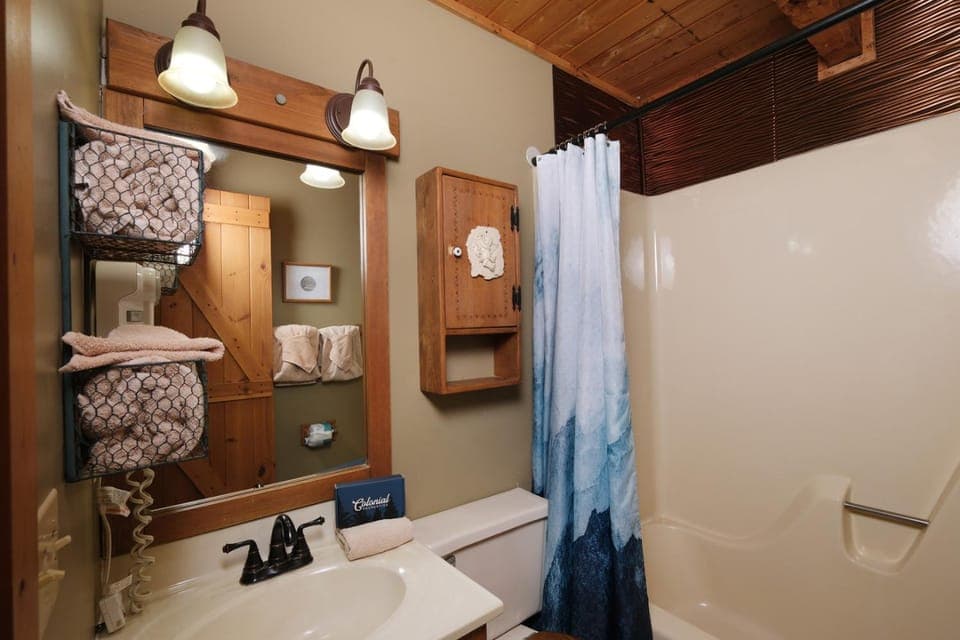 Heaven in the Pines By Colonial Properties Chalet in Pigeon Forge