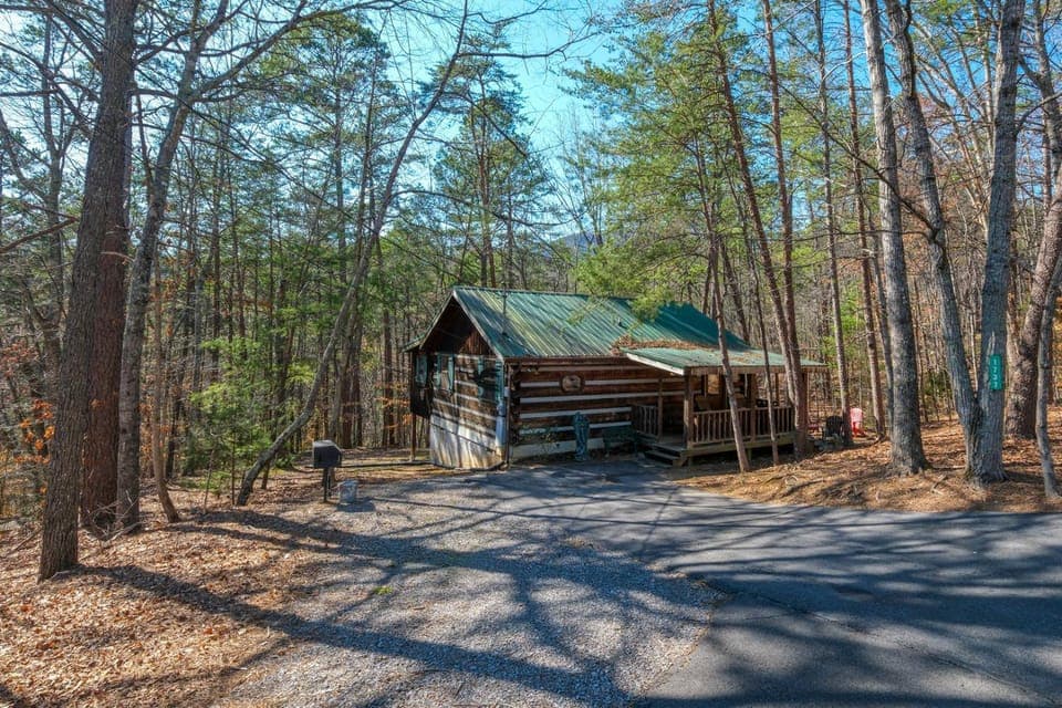 Heaven in the Pines By Colonial Properties Chalet in Pigeon Forge