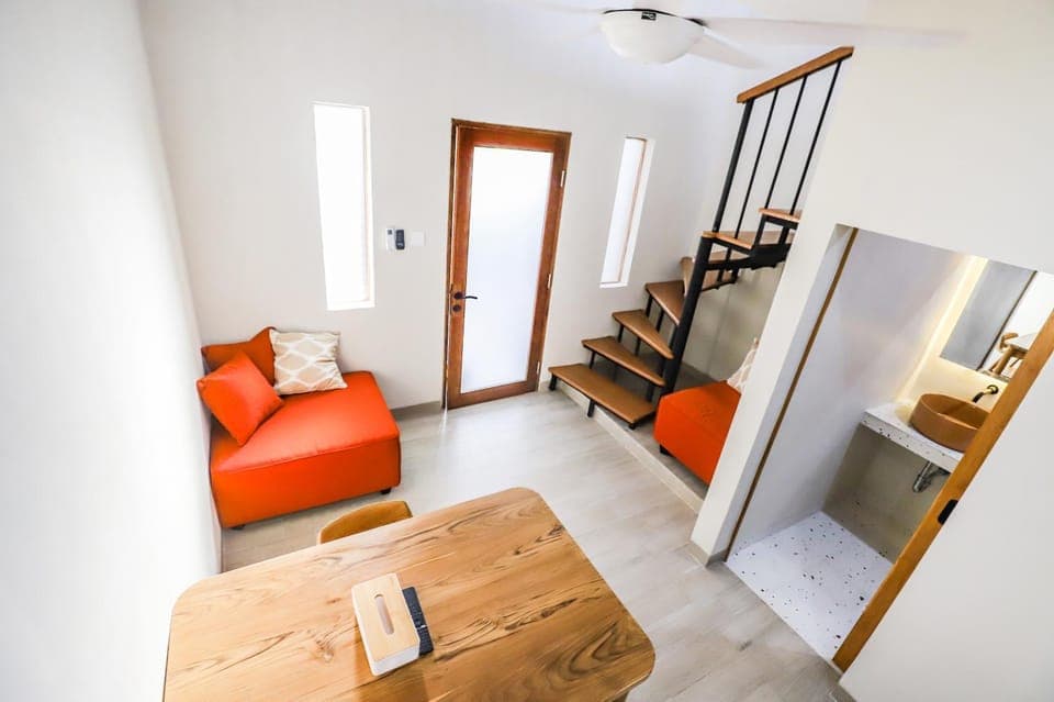 Kitchen or kitchenette, Seating area